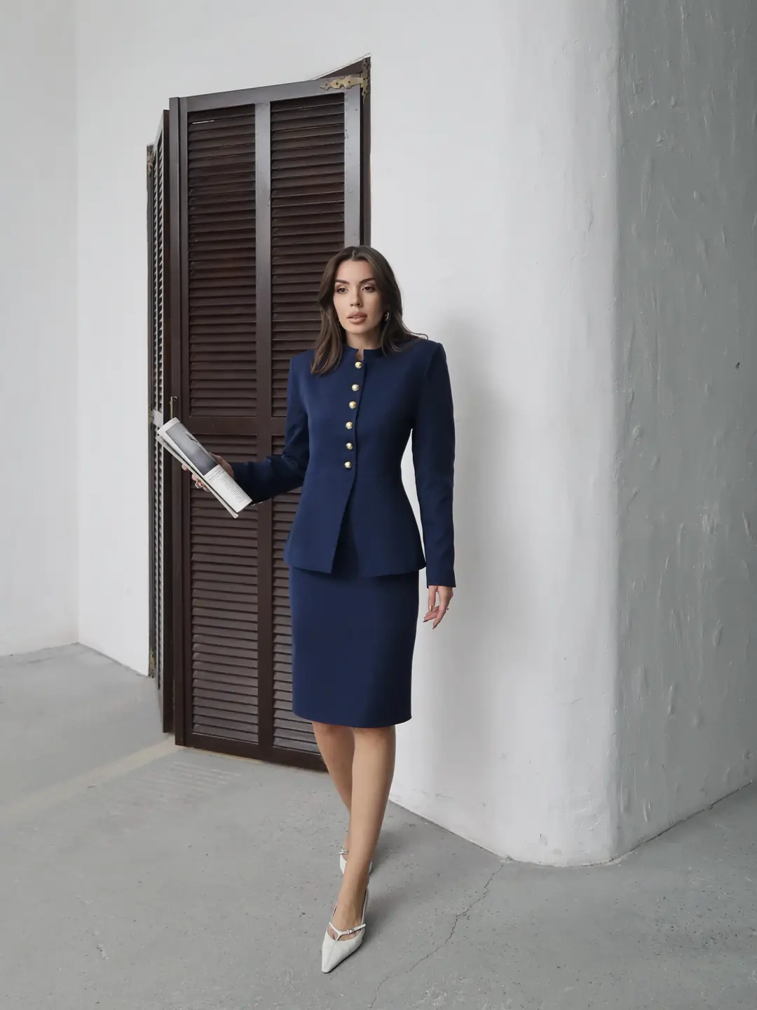 Alice Mücevher Düğmeli Hakim Yaka Ceket ve Midi Etek Takım Lacivert