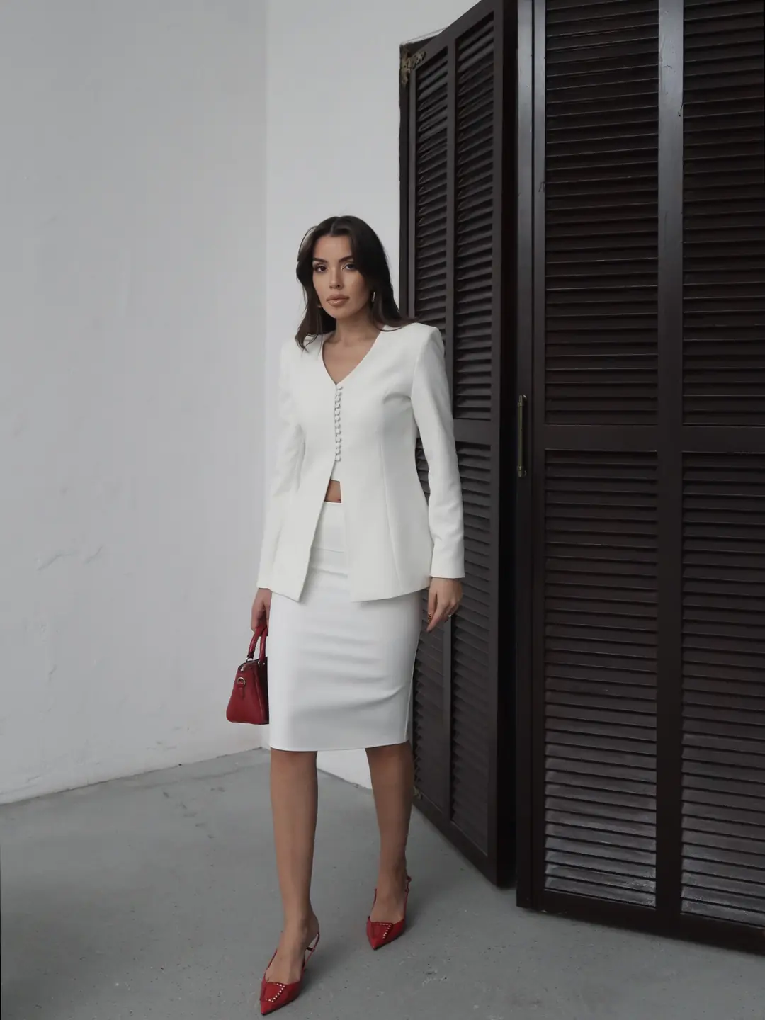 Ürün görseli: Nicole V Yaka Ceket Midi Etek Takım Ekru